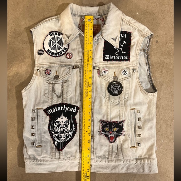New custom Misfits punk rock pins, etc. Studded. AFI, Motorhead, etc. Vest - Picture 9 of 9